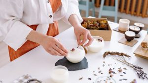 Your Seasonal Candle Deadline Is 28 Days Away. What Can You Still Promise?